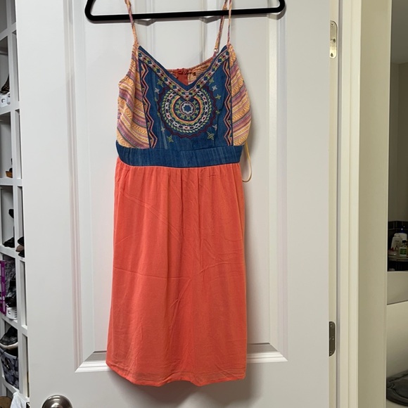 Dresses & Skirts - Dress